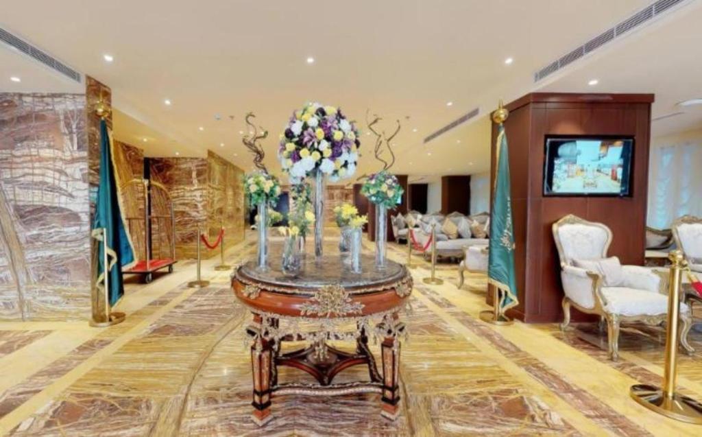 Фото Ebreez Grand Hotel