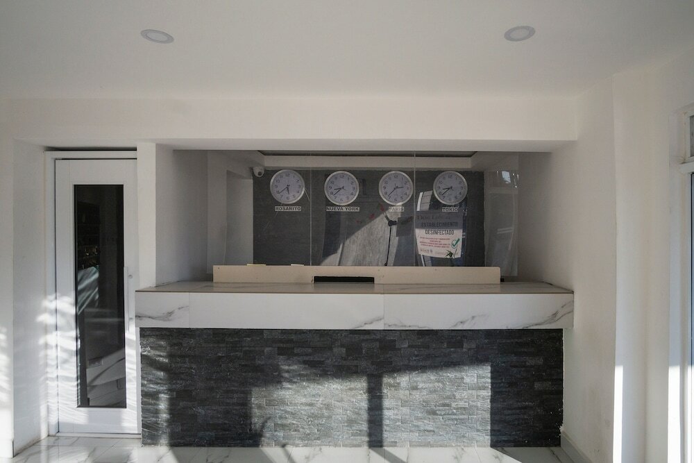 Фото Oyo Hotel Hacienda Don Luis, Rosarito