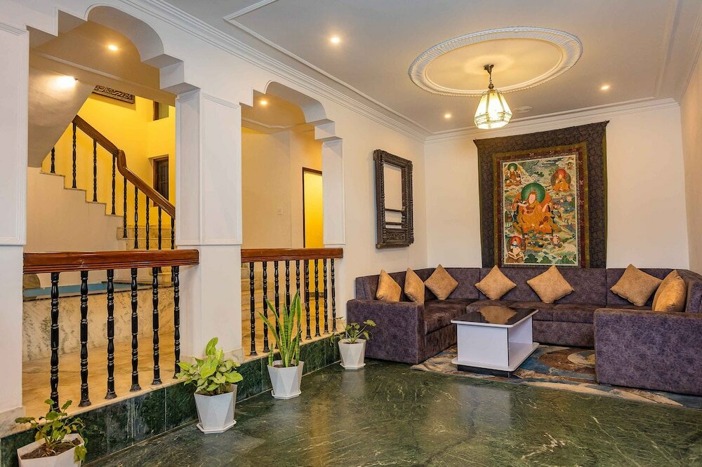 Фото Kathmandu Business Hotel