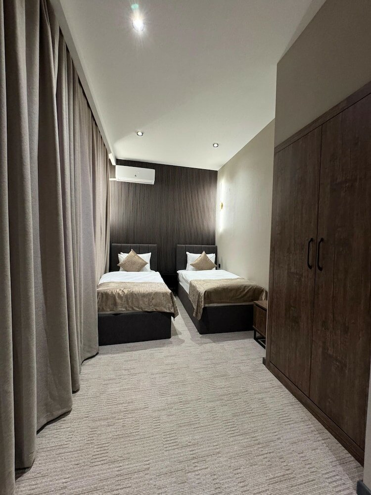 Фото Twelve Inn Hotel