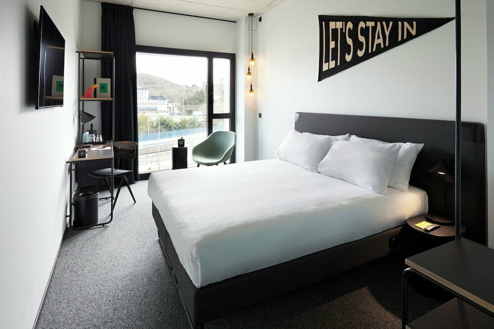 Hotel The Social Hub San Sebastián, San Sebastian, photo