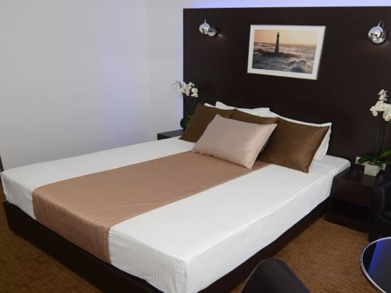 Фото Breeze Boutique Hotel