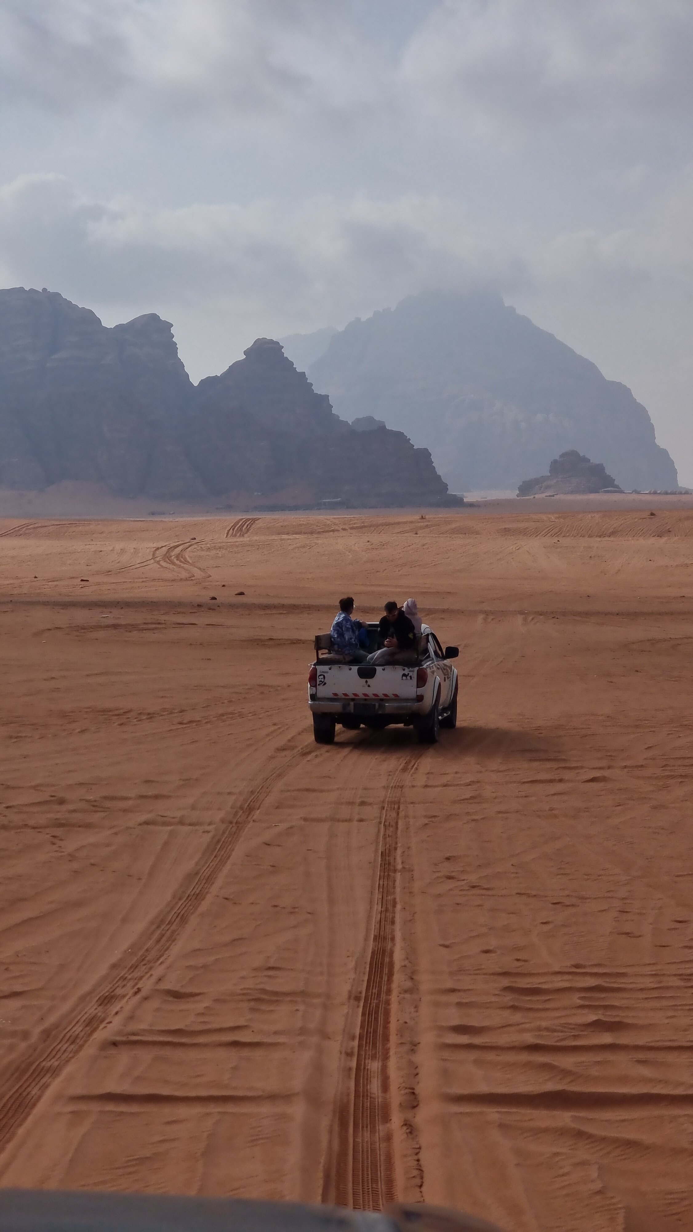 Фото Hasan Zawaideh Camp