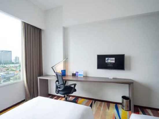 Фото Holiday Inn Express Surabaya CenterPoint, an Ihg Hotel