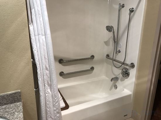 Фото Holiday Inn Express Metropolis, an Ihg Hotel