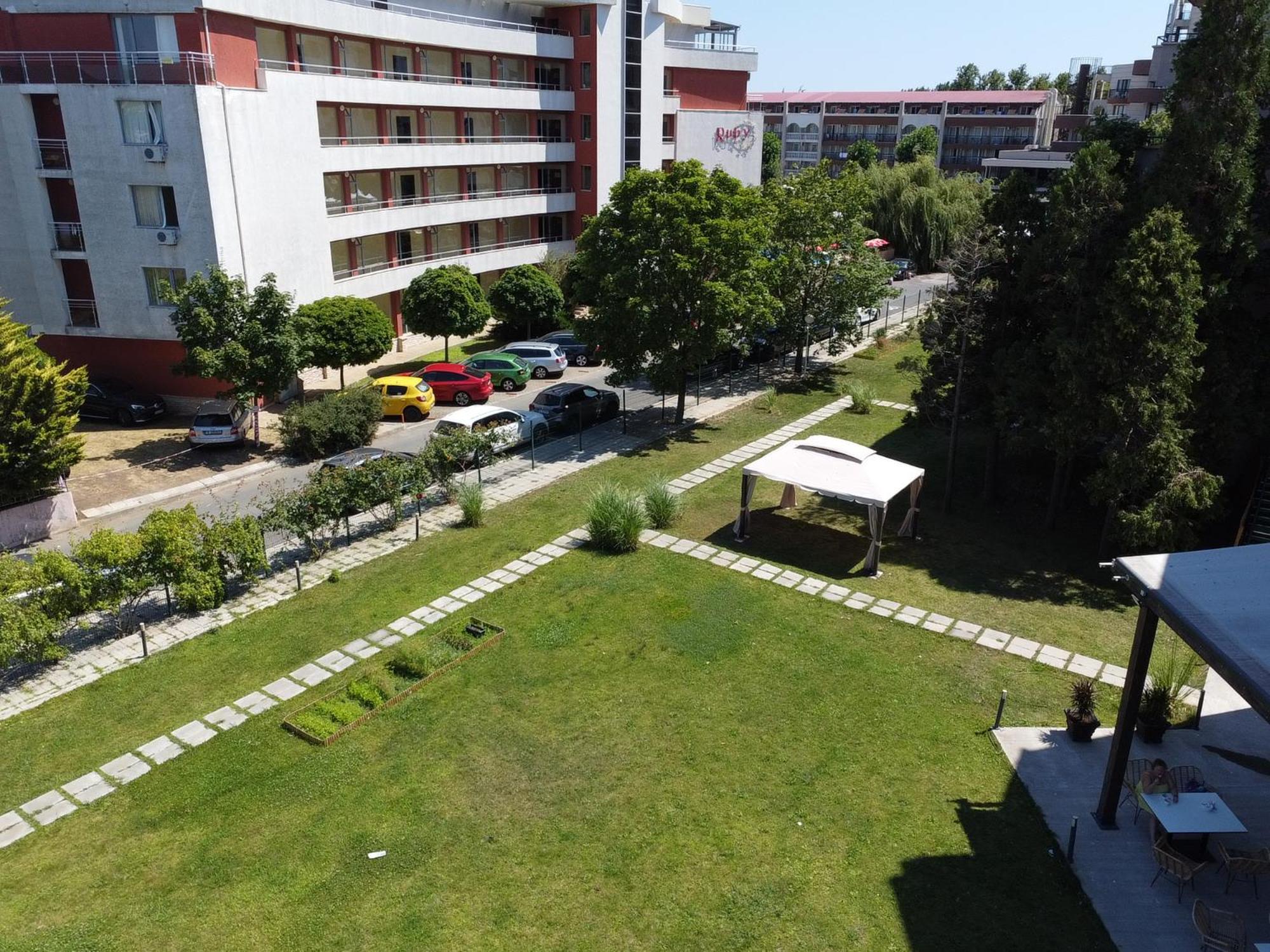 Фото Sunny Beach Club - Adults Only