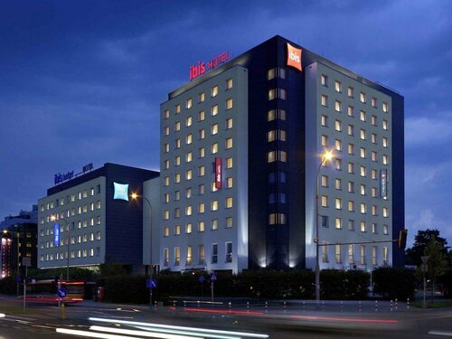 Внешний вид отеля Ibis Warszawa Reduta в Варшаве, фото 1