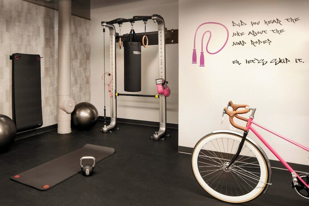 Фото Moxy Louisville Downtown