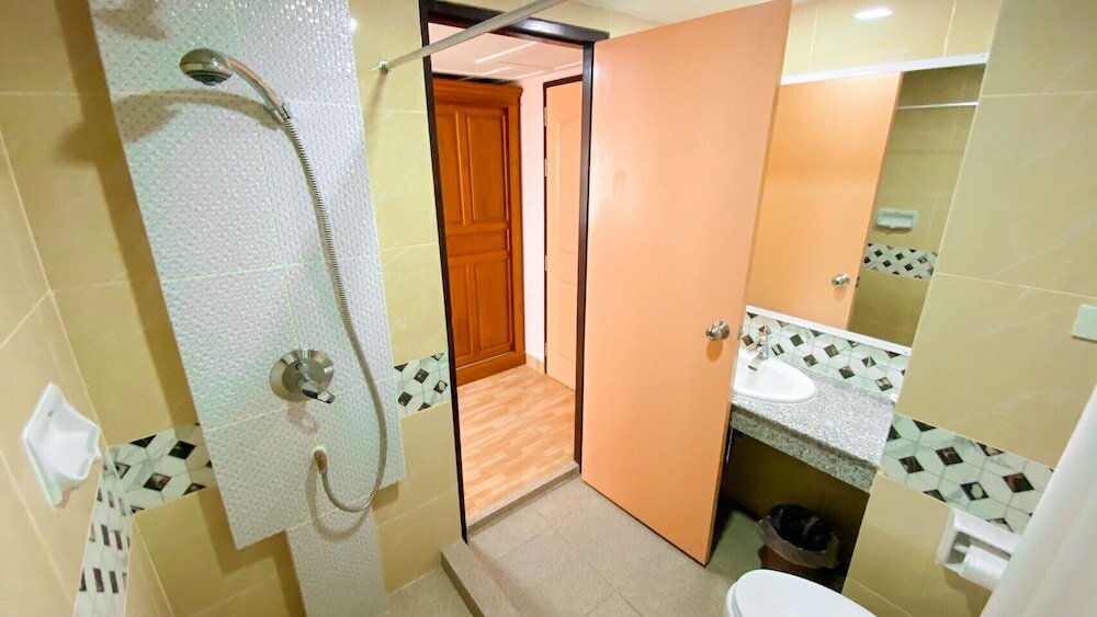 Фото A. A. Pattaya Golden Beach Hotel