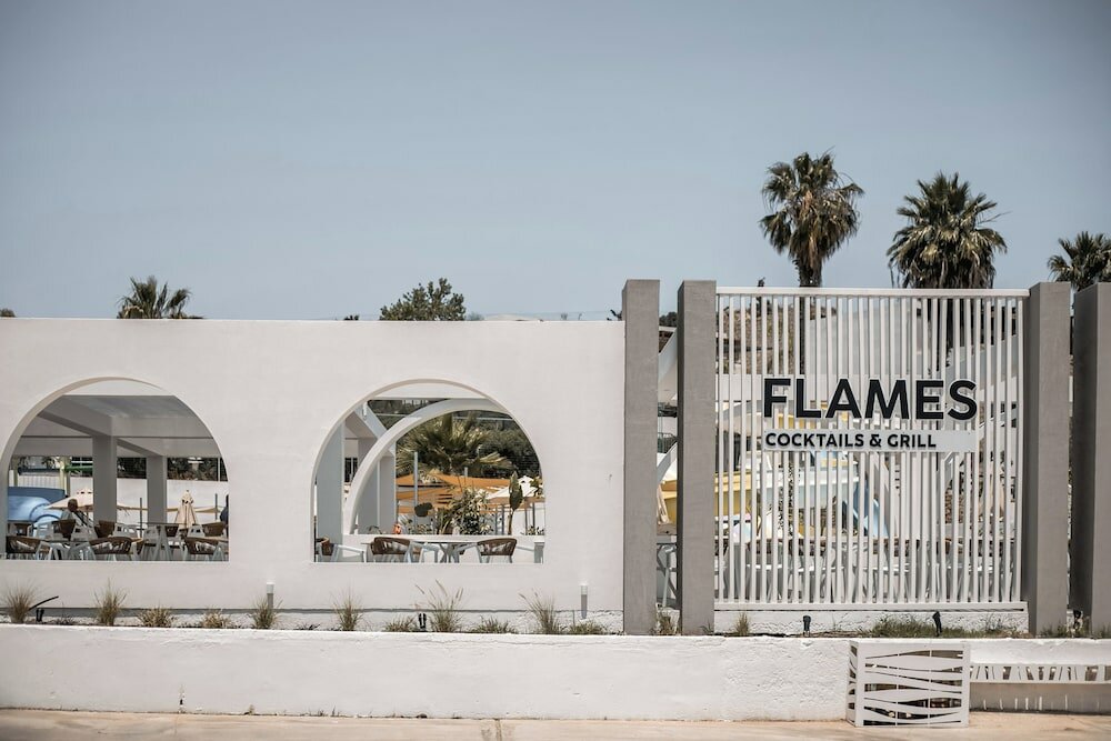 Фото Ellia Hotel