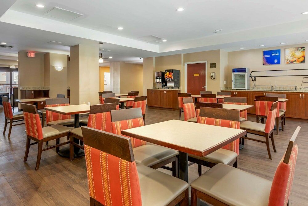 Фото Comfort Inn International Dr