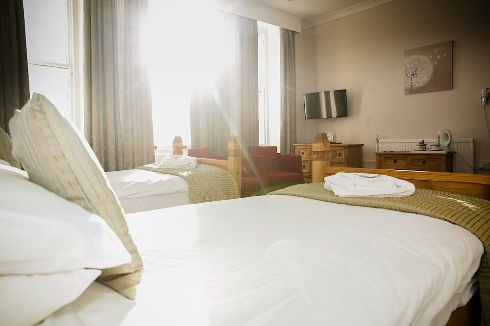 Фото The Cumberland Hotel