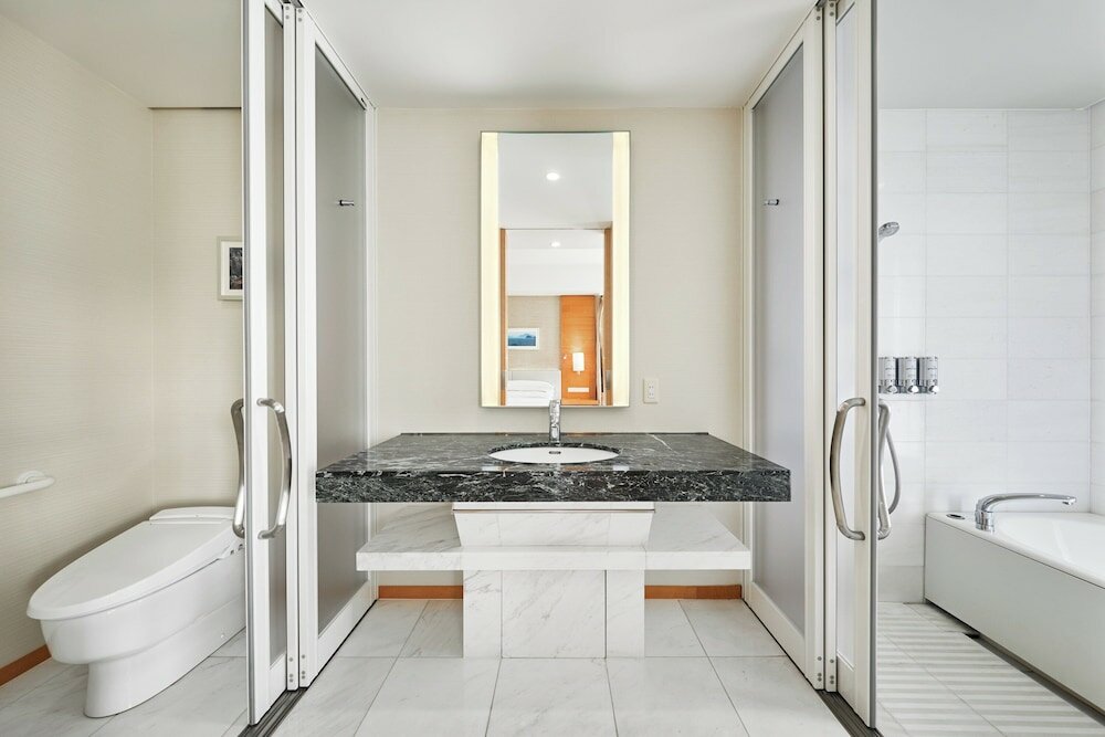 Фото Sheraton Grand Hiroshima Hotel