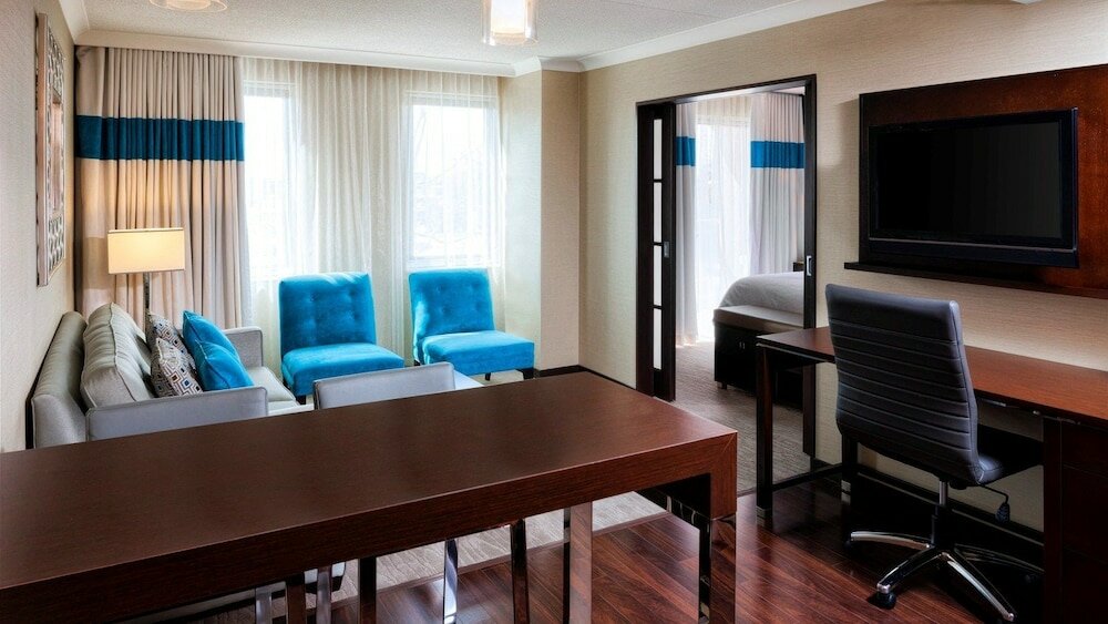 Фото Four Points by Sheraton London