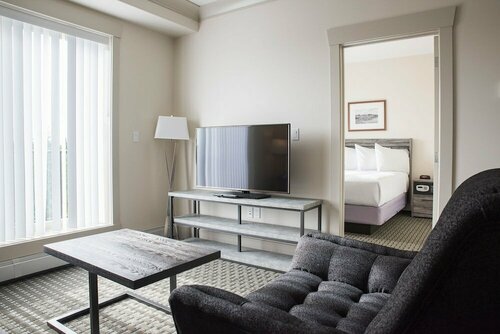 Гостиница Chateau Nova Yellowknife в Йеллоунайф