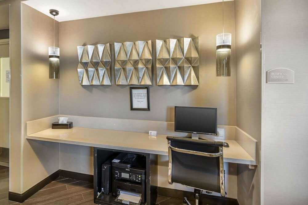 Фото Best Western Plus North Las Vegas Inn & Suites