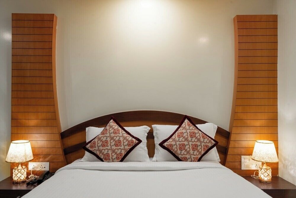 Фото Hotel Hilltop International