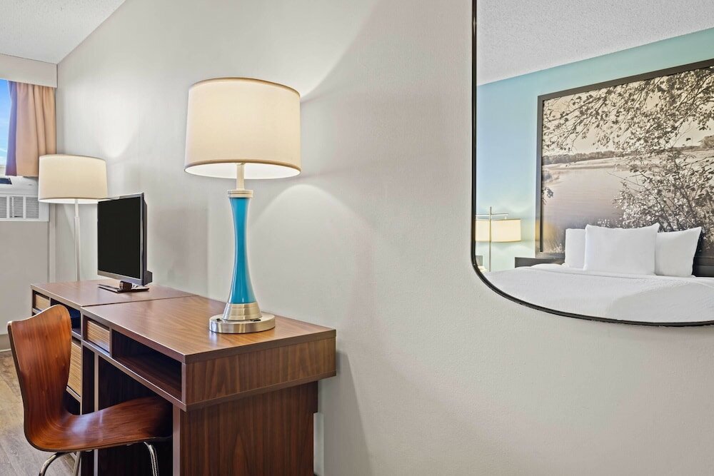 Фото Super 8 by Wyndham Thunder Bay