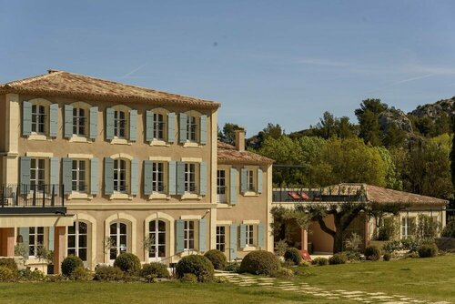 Гостиница Domaine de Valmouriane в Сен-Реми-де-Провансе