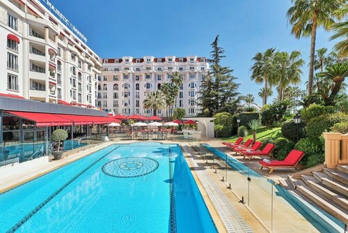 Гостиница Hotel Barriere Le Majestic в Каннах