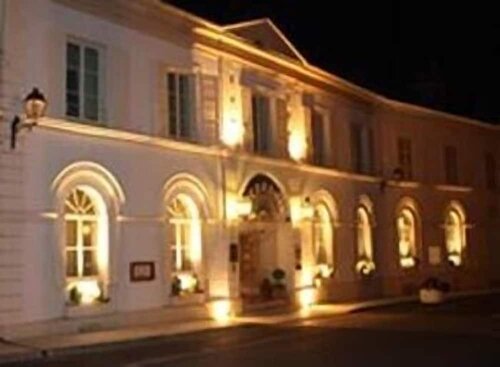 Гостиница H& xF4; tel-Restaurant Ricordeau в Ла-Флеше