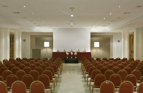 Гостиница Ambasciatori Place Hotel во Фьюджи