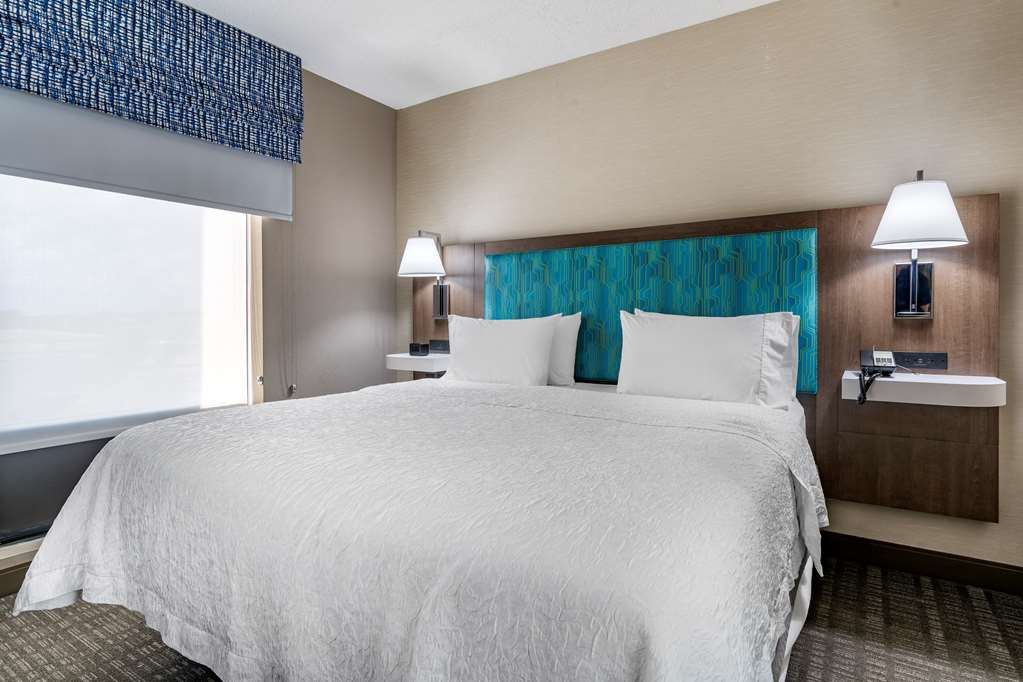 Фото Hampton Inn & Suites Louisville East