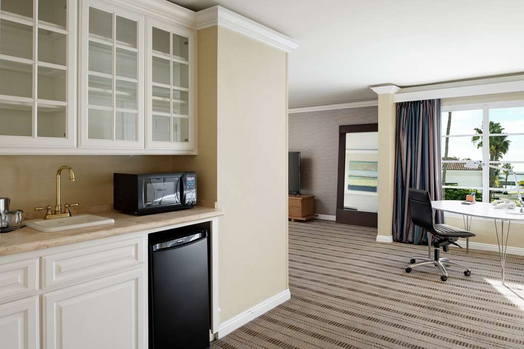 Фото DoubleTree by Hilton San Pedro - Port of Los Angeles