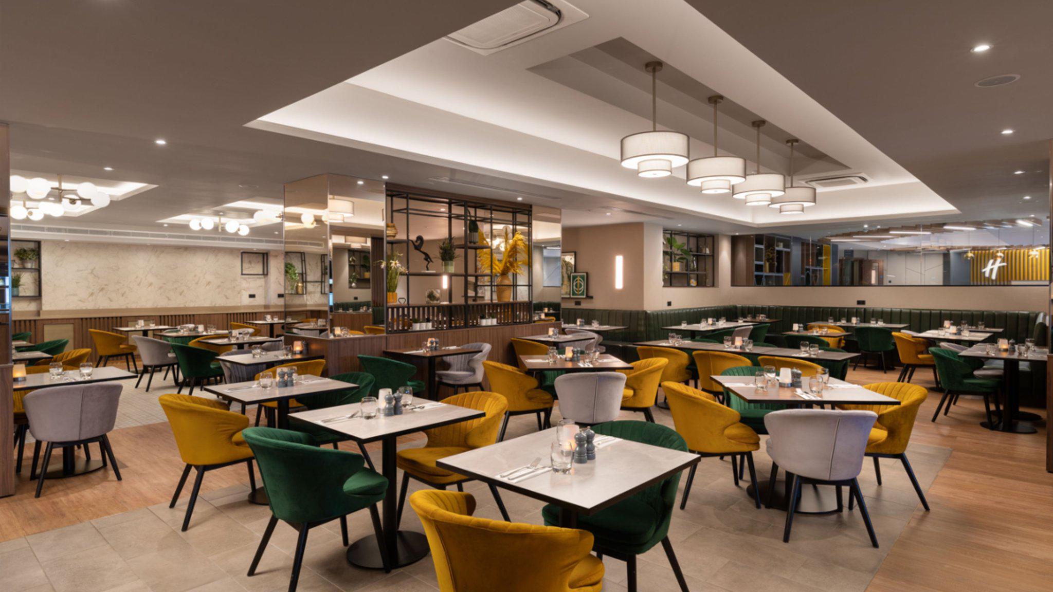 Фото Holiday Inn London Gatwick Worth