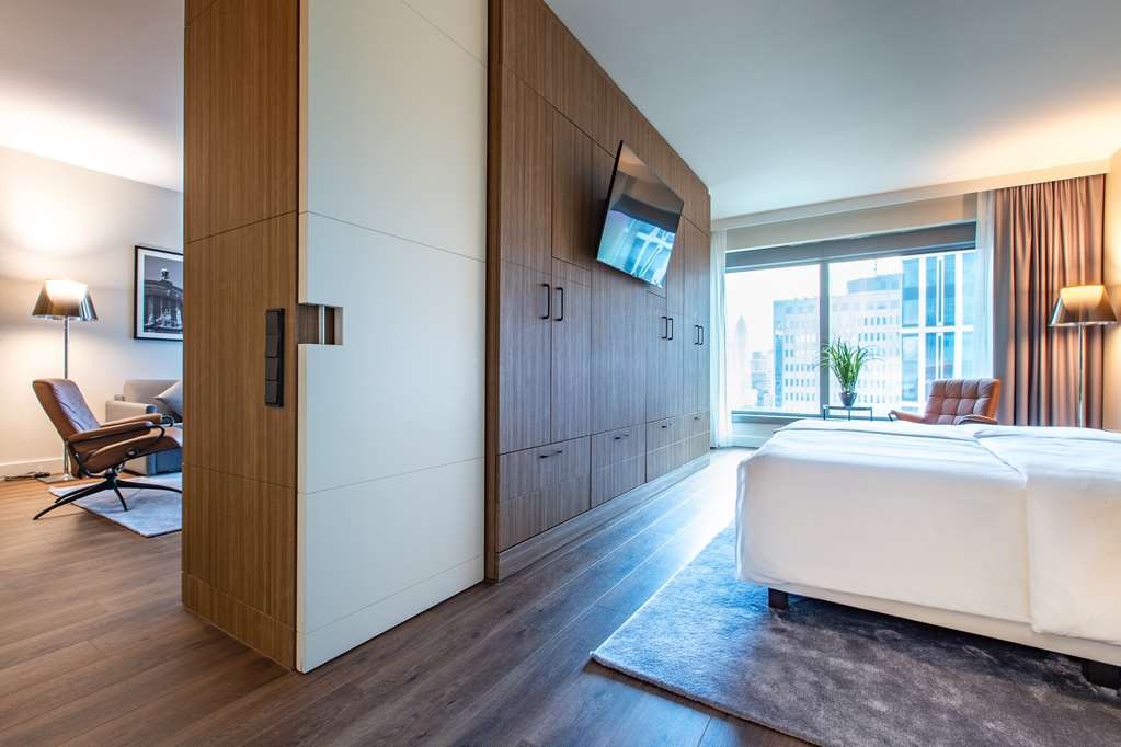 Фото Radisson Blu Hotel, Frankfurt