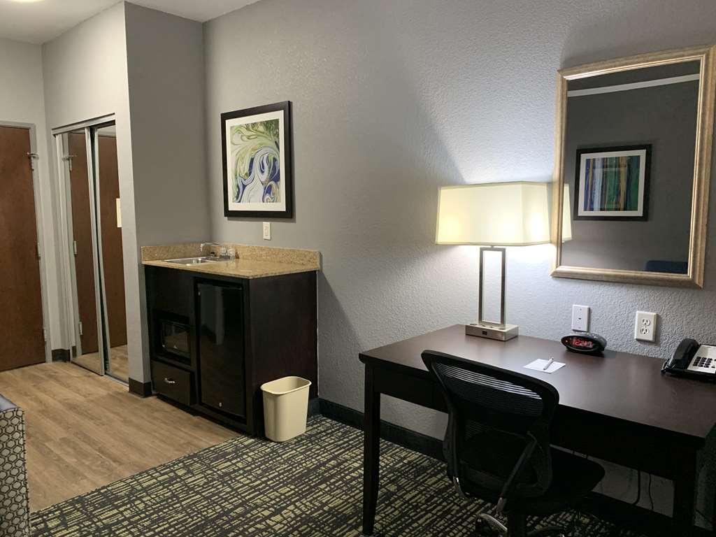 Фото Best Western Plus Olive Branch Hotel & Suites