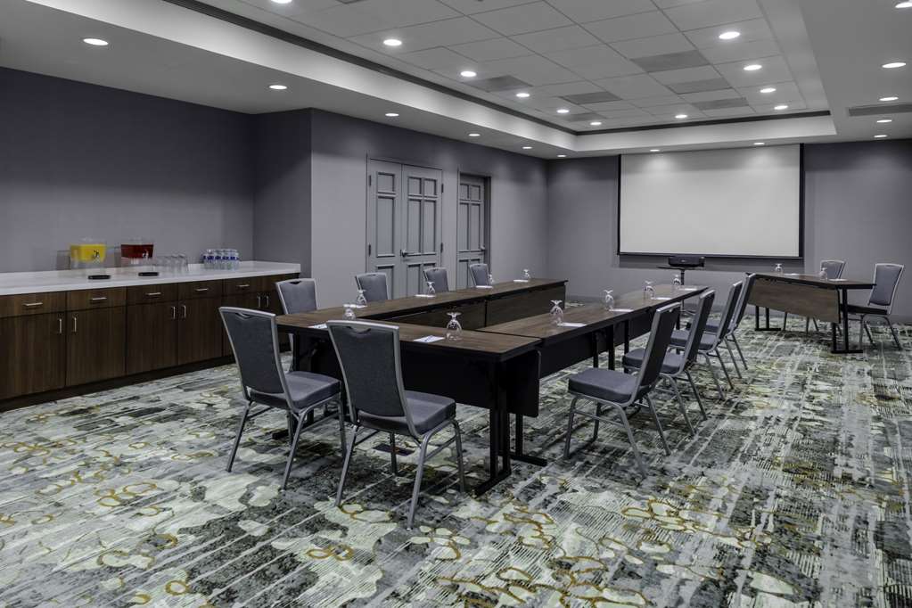 Фото Hampton Inn & Suites Arlington Crystal City Dca