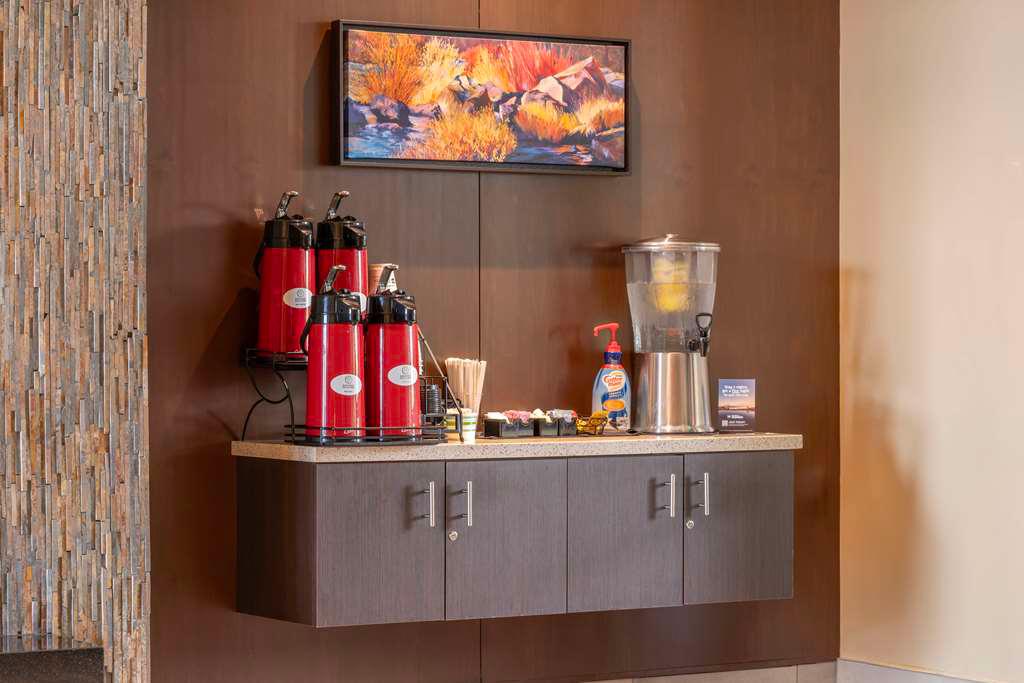 Фото Best Western Premier Boulder Falls Inn