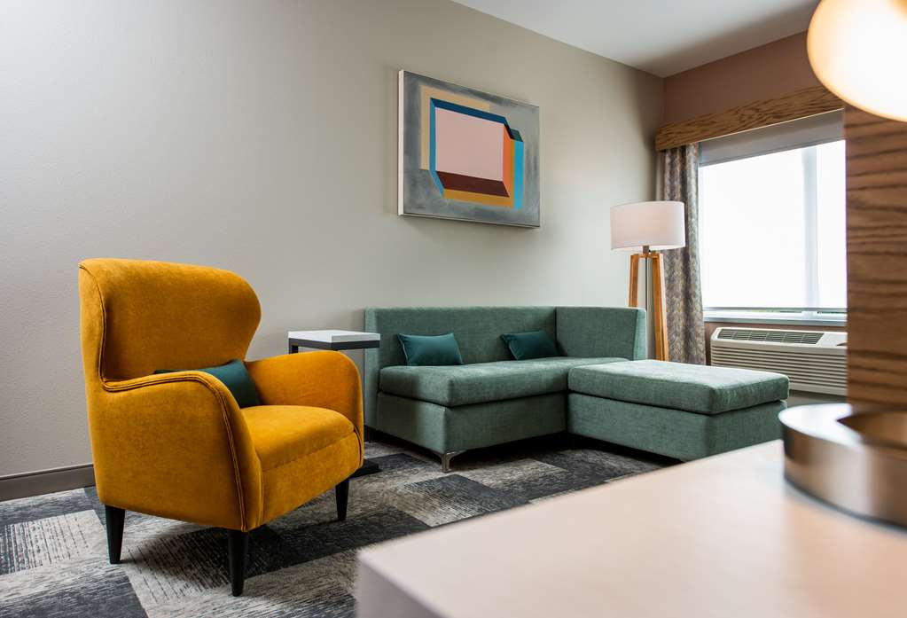Фото Hilton Garden Inn Moncton Downtown