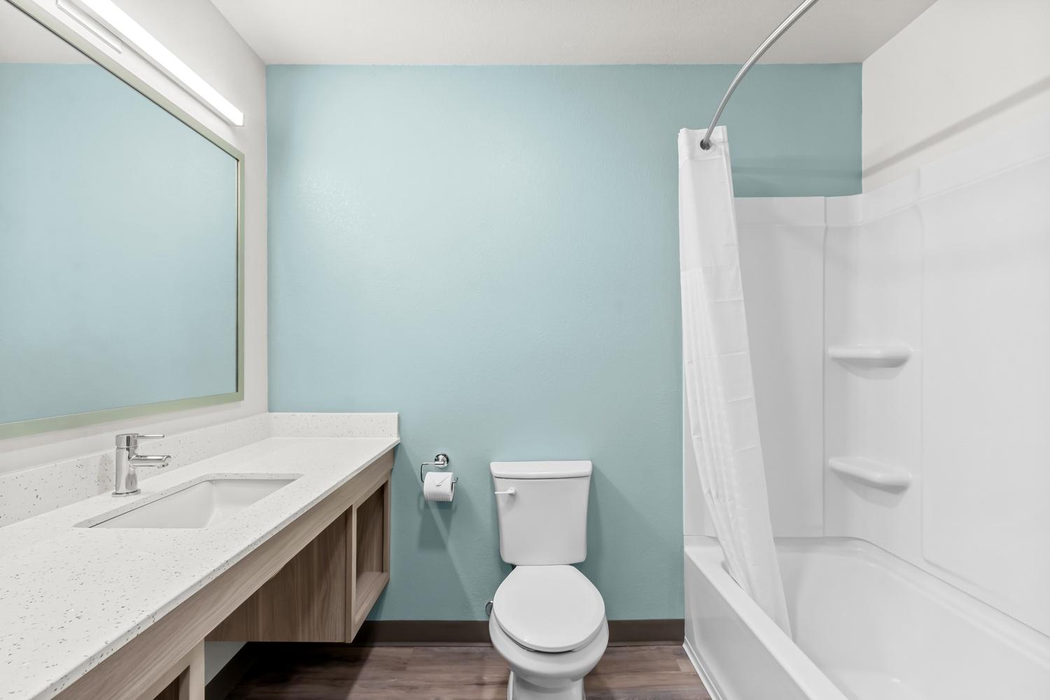 Фото WoodSpring Suites Linden