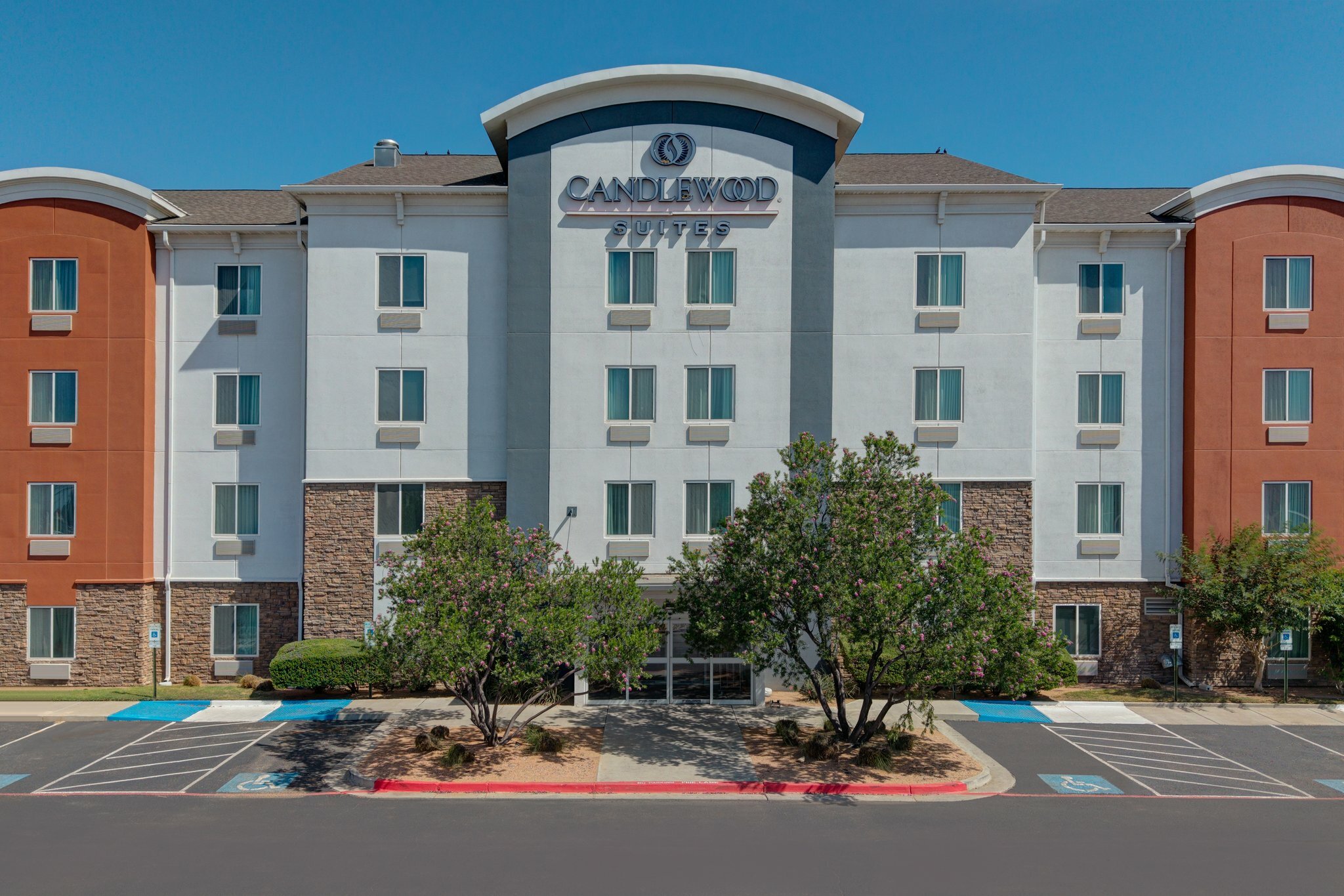Фото Candlewood Suites Midland Sw, an Ihg Hotel