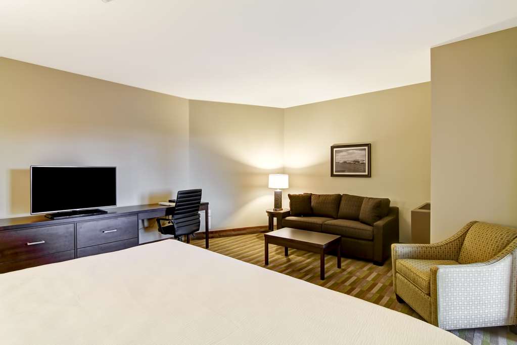 Фото Best Western London Airport Inn & Suites
