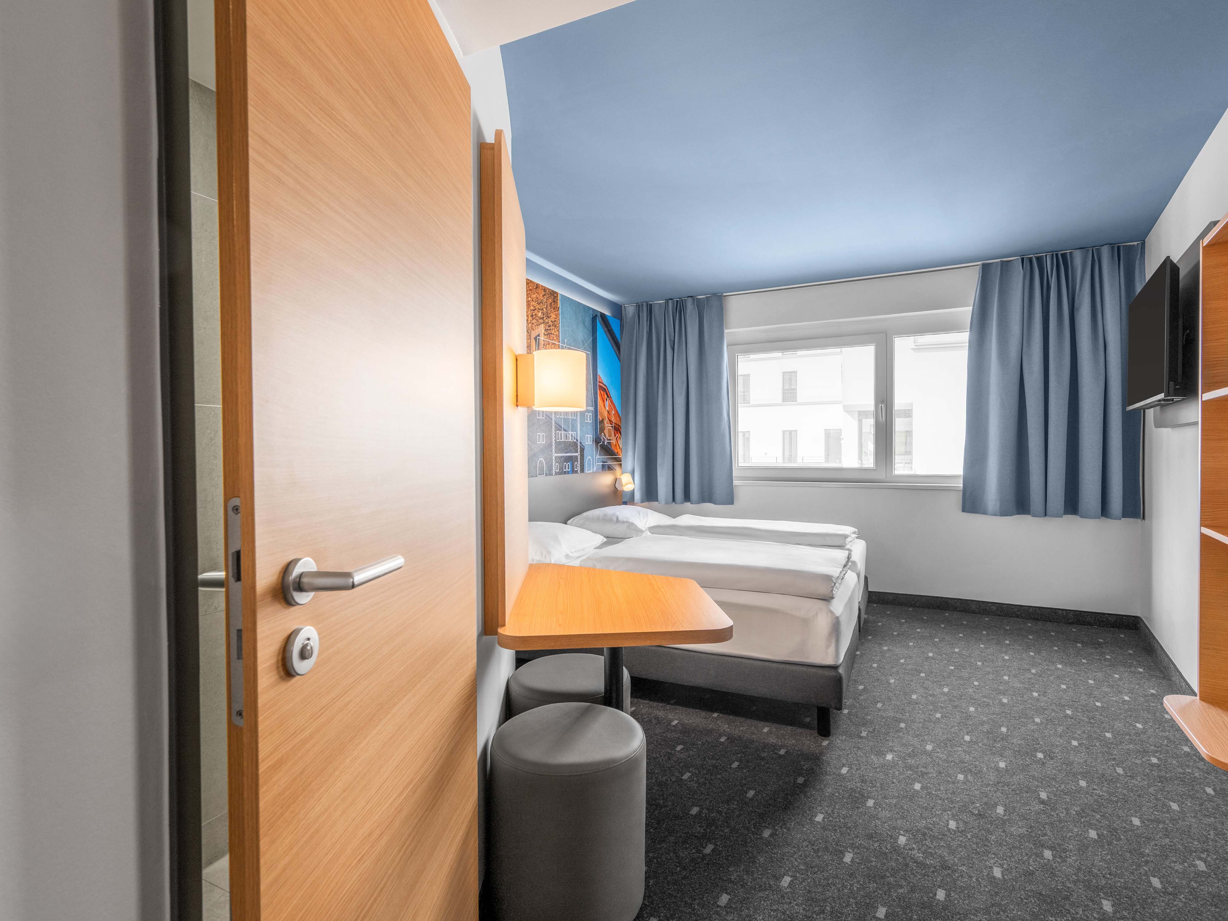 Фото B&b Hotel Schweinfurt-City