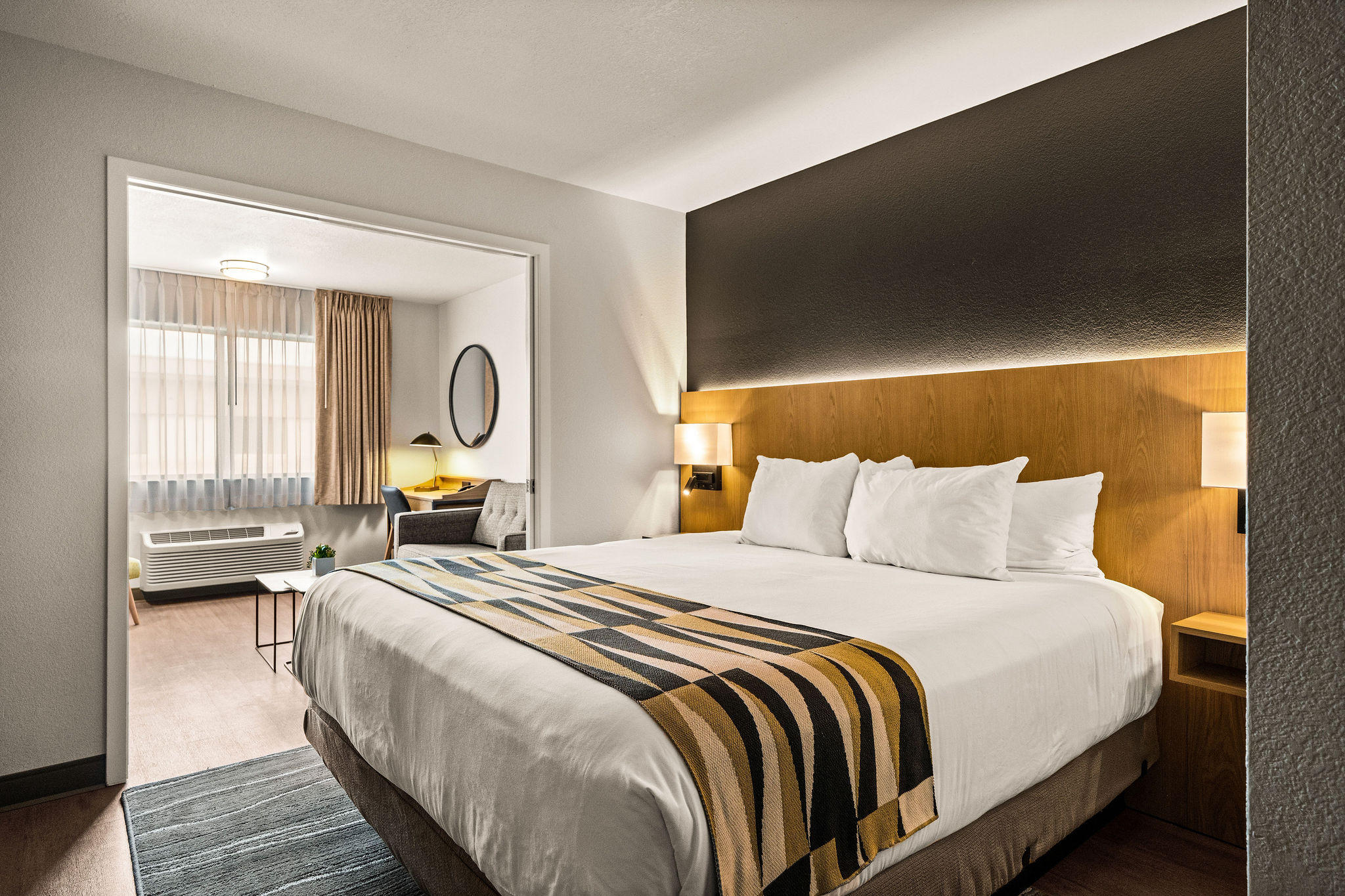 Фото Oxford Suites Redding