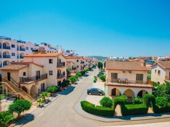 Фото Windmills Hotel Apartments