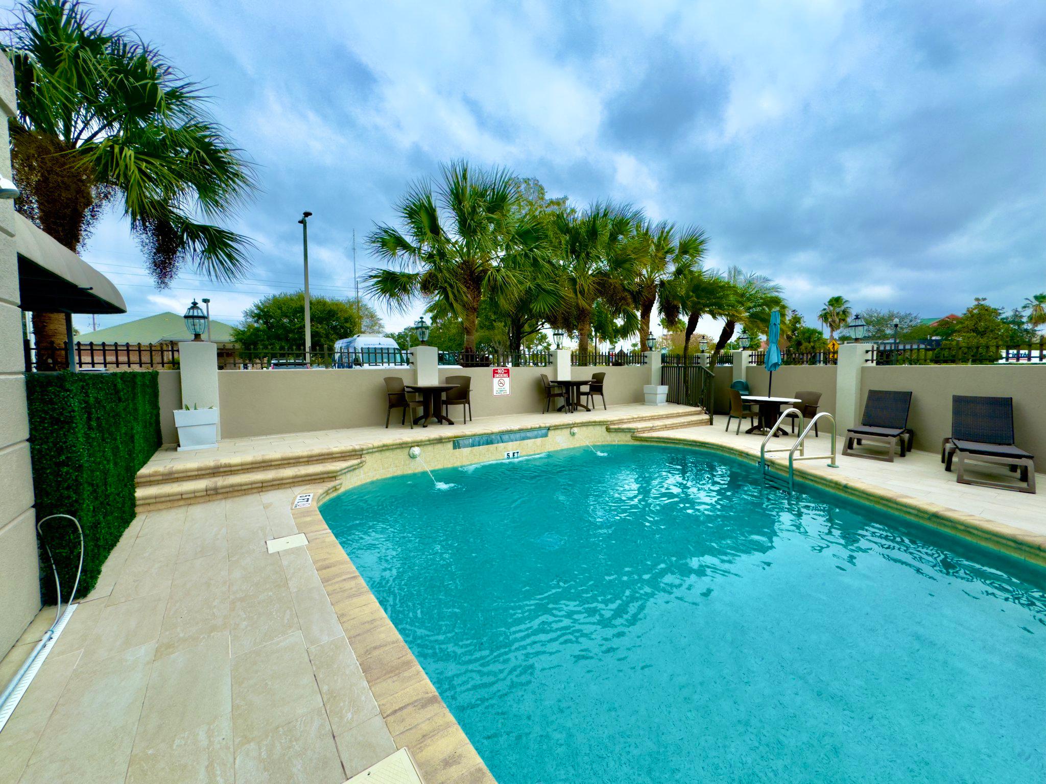 Фото Holiday Inn Express Hotel & Suites Tampa Northwest - Oldsmar, an Ihg Hotel