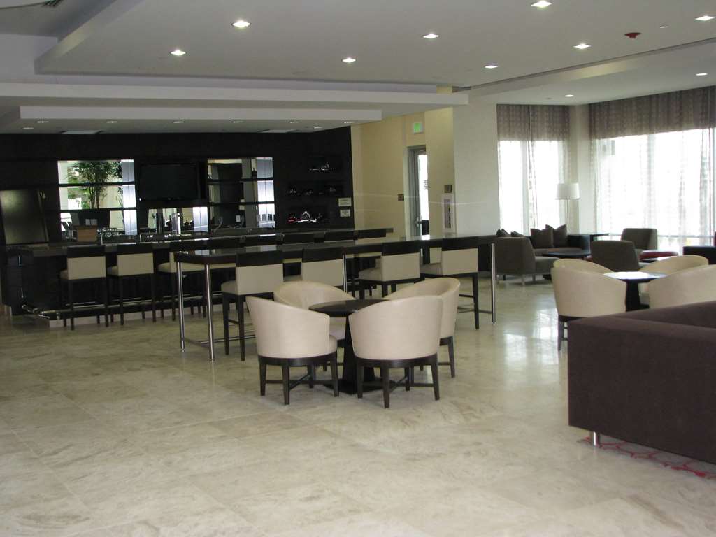 Фото Embassy Suites Ontario Airport