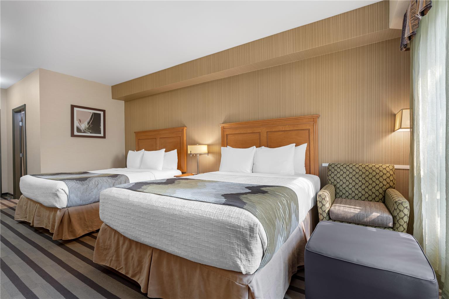 Фото Best Western King George Inn & Suites