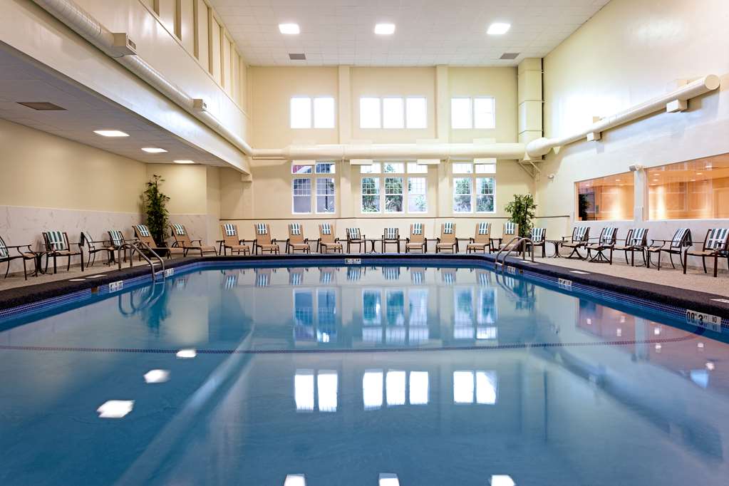 Фото Doubletree by Hilton Cape Cod - Hyannis