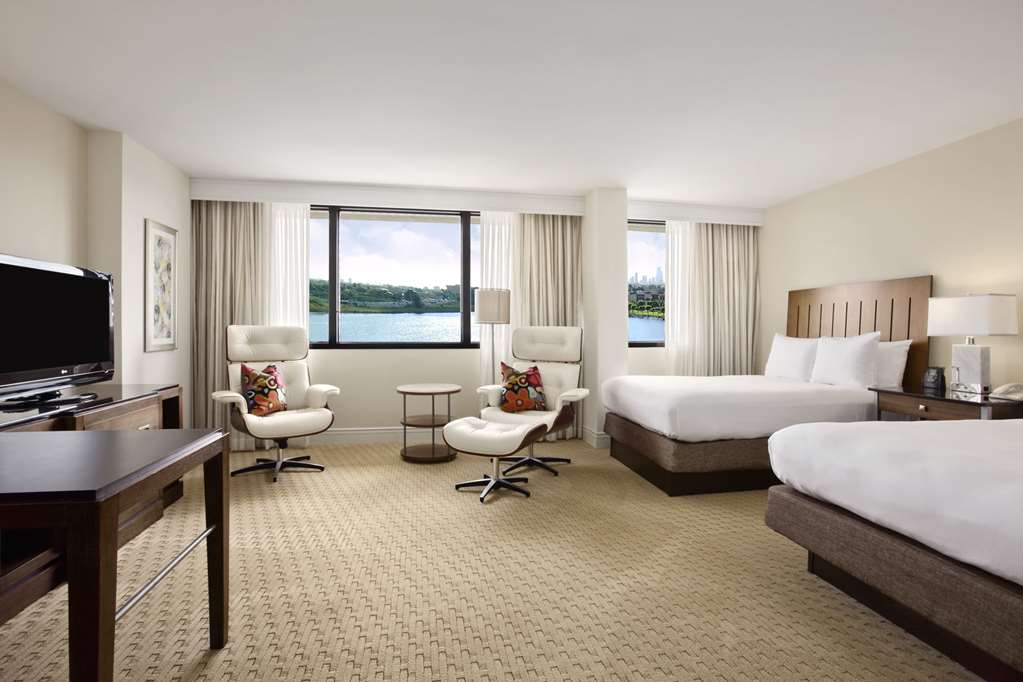 Фото Hilton Miami Airport Blue Lagoon