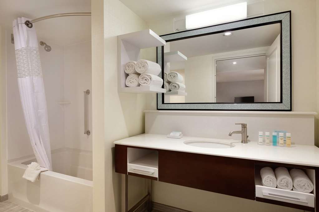 Фото Hampton Inn & Suites Nashville Downtown