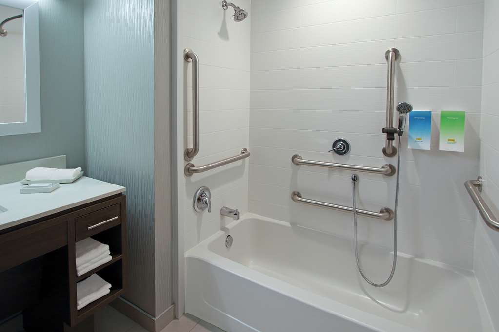 Фото Home2 Suites by Hilton Mobile I-65 Government Boulevard