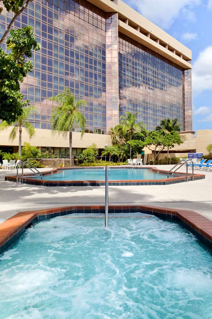 Фото Doubletree by Hilton Hotel Miami Airport & Convention Center