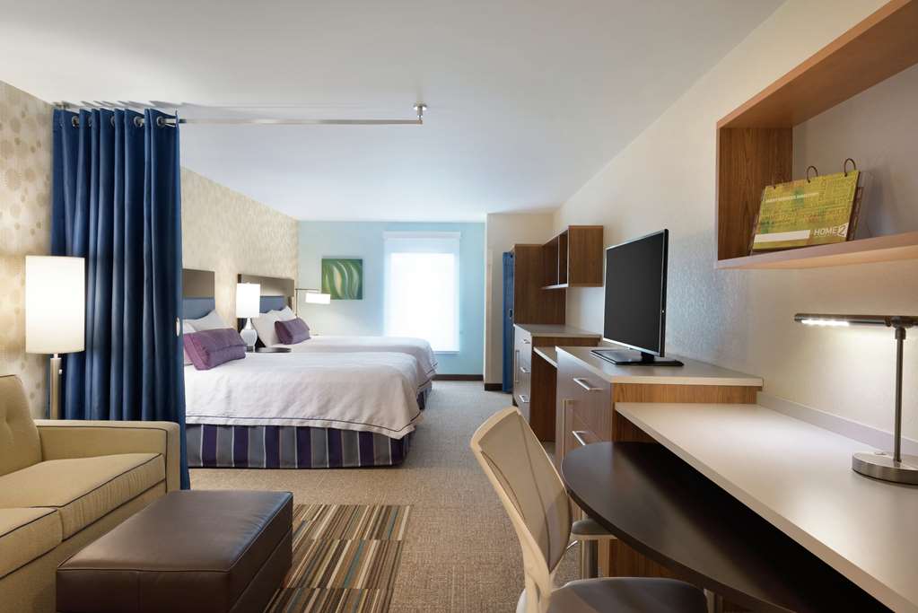 Фото Home2 Suites by Hilton Milwaukee Airport