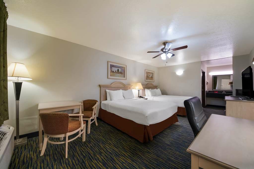 Фото SureStay Hotel by Best Western Falfurrias